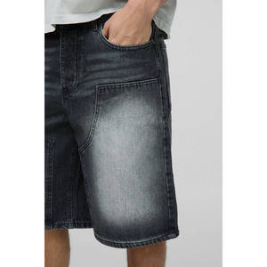 Shorts en jean denim noir délavé, coupe large, poches surdimensionnées, style streetwear pour homme - Product Image 1