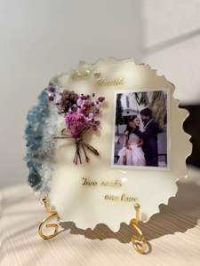 Cadre photo Art Déco en laiton floral avec gravure de nom pour photos commémoratives, cadeau pour la fête des pères à prix avantageux - Product Image 2