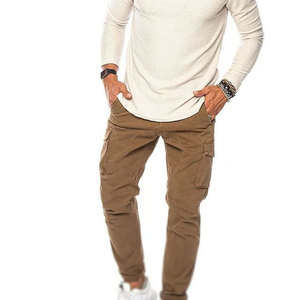 Pantalon cargo fonctionnel avec plusieurs poches, construction en tissu résistant, logo personnalisé, adapté au streetwear - Product Image 4