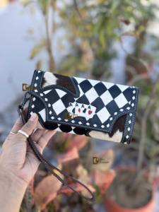 Portefeuille-pochette en cuir sculpté à la main, motif damier élégant, en cuir de vachette, multi-usages, style western - Product Image 4