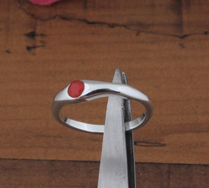 แหวนเงินแท้ 925 ประดับพลอยรูบี้ทรงเหลี่ยม แหวนทำมือสไตล์โบโฮคลาสสิก เรียบหรู แหวนเพชรเม็ดเดี่ยว รับรองโดยเมืองชัยปุระ - Product Image 1