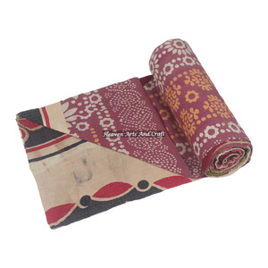 Cubrecama Kantha Hecho a Mano con Algodón Indio, Reversible, Cosido a Mano, Manta Pesada Lavable para Uso en Hoteles, Estilo Vintage con Parches - Product Image 1
