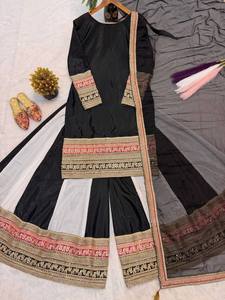 Nueva Colección de Diseñador, Traje Sharara de Seda Crushi con Bordado de Lentejuelas de 3mm y 5mm - Product Image 4