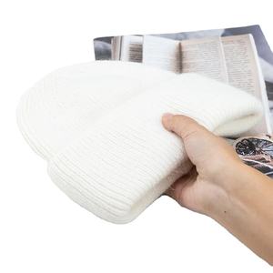 Gorros de esquí cálidos de invierno para hombres y mujeres, gorros de punto de Color sólido a la moda, gorros elásticos de Hip Hop, gorros suaves para negocios en la playa - Product Image 4