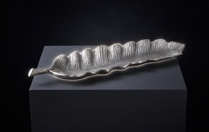 Plateau en argent contemporain minimaliste, texture sculpturale, objet d'art pour la cuisine et la salle à manger - Product Image 4