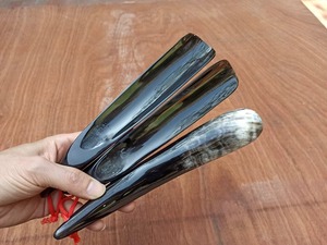 Chausse-pied artisanal moderne portable de qualité supérieure, sculpté naturellement, technique d'artisanat, objet de collection pour talons et chaussures. - Product Image 4