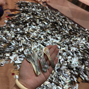 ช้อนเสิร์ฟสลัดเปลือกหอยมุกหรูหรา ขนาด 23 ซม. ด้ามจับเปลือกหอยธรรมชาติ งานฝีมือเวียดนามสุดประณีต สีรุ้งสวยงาม - Product Image 3