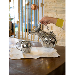 Carafe à eau en cuivre de luxe, parfaite pour servir de l'eau à la maison et lors de rassemblements spéciaux, couleur argent, finition brillante, fabrication artisanale - Product Image 5