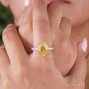 แหวนแซฟไฟร์สีเหลืองรูปไข่เพาะเลี้ยงในห้องปฏิบัติการ ชุบทอง 18k สำหรับสวมใส่ทุกวัน แหวนเสริมความมั่งคั่งสำหรับผู้หญิง - Product Image 1