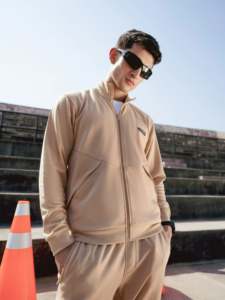 Ensemble de survêtement beige délavé pour homme – Veste zippée intégrale et pantalon de jogging – Couleur unie – Tenue décontractée hiver – Coupe régulière – 100 % polyester respirant - Product Image 3