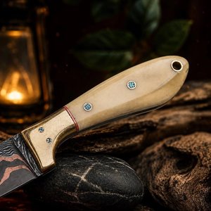 มีด AR KNIVES INDUSTRY รุ่น AR-349 มีดล่าสัตว์เกรดอุตสาหกรรม ทำจากเหล็กดามัสกัส ใบมีดเคลือบทองแดง ด้ามจับทำจากกระดูกธรรมชาติ ทองเหลือง - Product Image 2