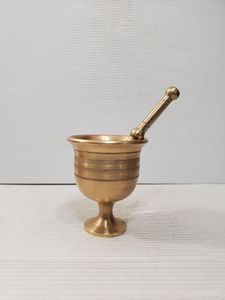 Juego de Mortero y Pilón de Latón de Primera Calidad para Moler Pimienta, Cardamomo, Clavos de Zimbro, Ajo y Mezclas de Hierbas - Product Image 6