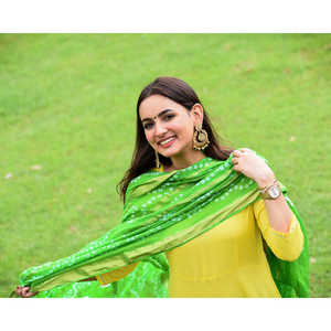 Robe longue en tissu tissé jaune narcisse avec col bijou, respirante, style simple, silhouette ample, taille XS, pour les occasions quotidiennes - Product Image 1