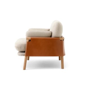 Silla de madera de teca premium, silla de comedor de madera maciza con cuero PU para restaurante, hotel y uso comercial en reuniones. - Product Image 5