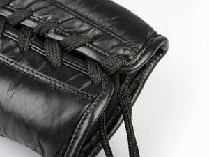 โรงงานโรเมโอ อินดัสทรี ผลิตถุงมือชกมวยหนังคุณภาพสูงแบบกำหนดเอง สำหรับฝึกซ้อมและแข่งขัน เป็นมิตรกับสิ่งแวดล้อม ให้ความสบายในการใช้งาน - Product Image 3