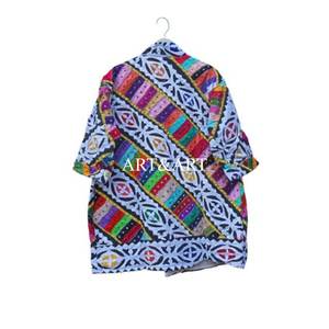 Manteau d'hiver pour femme fait main, en coton Kantha, veste matelassée, patchwork tissé, ethnique indien, bohème, élégant, col en V, fermeture à cordon - Product Image 5