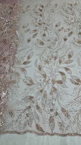 Tissu en filet doux de haute qualité, matériau élégant de créateur, idéal pour les robes de mariée, les saris, les lehengas, les robes de soirée et les vêtements de haute couture. - Product Image 3