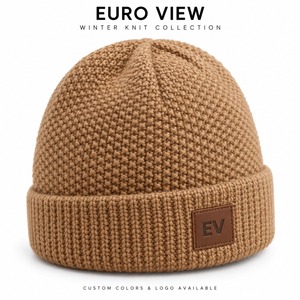 Gorro de lana 100% con diseño de trenzas Euro View Red Washed, informal, con pompón, logo bordado y puño acanalado, para deportes de invierno. - Product Image 4