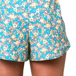 Short Deportivo para Mujer, Estilo Minimalista Estético, Textura Suave, Material Agradable para la Piel, Versátil para Uso Diario, Sublimable - Product Image 3