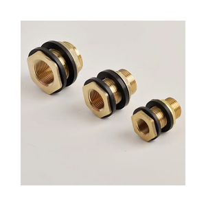 Conector de Latón de Alta Resistencia para Tanques de Almacenamiento de Líquidos y Sistemas de Plomería - Product Image 4