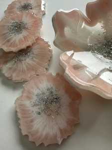 ชามตกแต่งทำมือลายดอกไม้เรซิ่นอีพ็อกซี่สีชมพูอ่อนแบบเป็นมิตรกับสิ่งแวดล้อม - Product Image 3