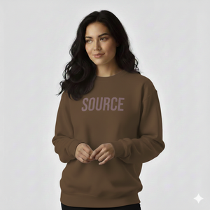 เสื้อไหมพรมคอเต่าทรงโอเวอร์ไซส์สำหรับผู้หญิง สไตล์ลำลองสำหรับฤดูหนาว พร้อมโลโก้ด้านหน้า ทรงสวยเข้ารูปและดีไซน์ทันสมัย - Product Image 1