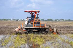 Nuevo Producto 2026 HOGICO HG80VN Tractor Oruga de 80HP, Potente con Motor Yunnei de 80HP, Rendimiento 2WD, Orugas de Goma de Alta Resistencia - Product Image 4