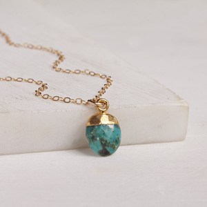 Colgante Bohemio Delicado Hecho a Mano con Turquesa Chapada en Oro/Plata y Esmeralda Natural, Regalo de Compromiso para Mujer - Product Image 1
