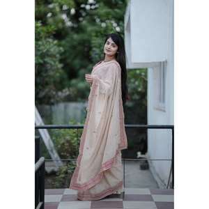 Robes de cocktail de créateur, magnifiques saris avec des travaux de broderie en fil de zari et de sequins - Product Image 5