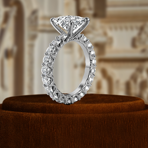 Bague de fiançailles minimaliste chrétienne en or jaune 14 carats avec diamant de laboratoire taille princesse 1,5 carat certifié IGI et pavé complet - Product Image 1