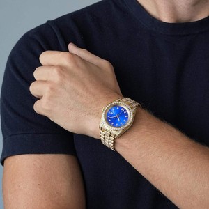 Montre en or jaune brillant avec diamants Moissanite, cadran bleu, mouvement à quartz analogique, cadran de 41 mm et bracelet en acier inoxydable - Product Image 2