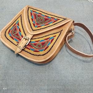 Bolsos de cuero bordados a mano, bolsos de cuero con bordados indios, bolsos de cuero antiguos con bordados. - Product Image 3