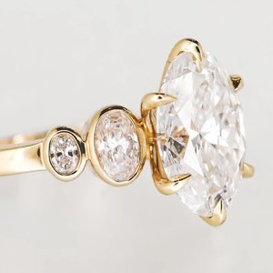 Bague de luxe en argent sterling 925 avec moissanite pour femme, style hip-hop, scintillante, bijou de créateur, accessoire de mode, cadeau de fête - Product Image 1