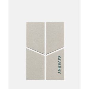 Giverny 4P Matte phù hợp với nền tảng máy xay sinh tố cho việc áp dụng và pha trộn trang điểm - Product Image 1