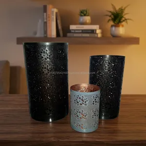Juego de Faroles Cilíndricos de Metal con Recortes Florales, Resistentes al Calor, Portavelas Decorativos para el Hogar - Product Image 2