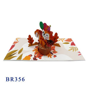 Tarjeta de Felicitación Artesanal Personalizada con Diseño de Ardilla, Hecha a Mano en Vietnam, con Flores de Papel, Impresión Offset y UV - Product Image 5