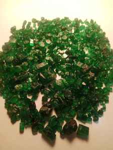 Envío Inmediato, Esmeralda en Bruto de 6 Quilates, la Mejor de Pakistán, Creada en Laboratorio, Tratada Térmicamente, Corte Princesa, Color Verde Natural con Cambio de Color - Product Image 2