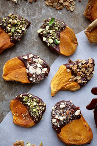 Rodajas de Mango Seco Orgánico Cubierto de Chocolate con Nueces, Bocadillos de Fruta Gourmet, Dulces Golosinas, Rodajas de Mango Conservadas en Agua - Product Image 6