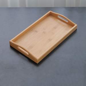 Grand plateau de service en bois de style ottoman, conçu pour les réceptions dans le salon, la présentation de collations et un service de boissons élégant. - Product Image 1