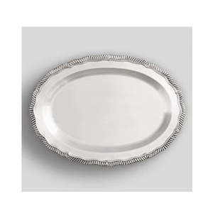 Plateau de service élégant en acier inoxydable, conçu pour les maisons indiennes festives, les configurations de repas modernes et les arrangements de pooja. - Product Image 4