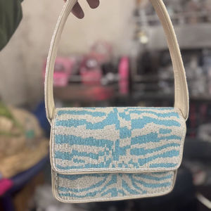 Bolso de Algodón con Bordado de Diseño, Estilo Artesanal, Color Seda Medianoche - Product Image 2