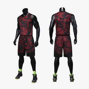 ชุดบาสเก็ตบอลแบบซับลิเมชั่นลายพราง ชุดทีมพร้อมกางเกงขาสั้นตาข่ายแห้งเร็ว ผลิตจากโพลีเอสเตอร์ 100% สำหรับผู้ใหญ่ พิมพ์ลาย น้ำหนัก 200 กรัม - Product Image 1