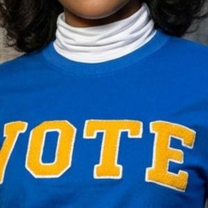 T-shirt pour femmes VOTE, imprimé personnalisé, en coton, à manches courtes, décontracté, avec motif graphique, style féministe, haut tendance, vêtement confortable - Product Image 2