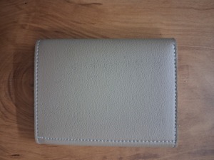 Cartera Corta Delgada de Cuero Vegano para Mujer, Hecha a Mano, con Letra Grabada, Cierre de Botón Minimalista, Forro de PU, para Uso Diario - Product Image 6