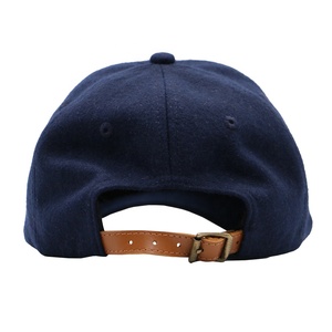 Casquette souple à 6 panneaux vierge, design personnalisé, en tissu Melton, mélange de laine, avec sangle en cuir et boucle métallique, non structurée, style Dad Hat - Product Image 4