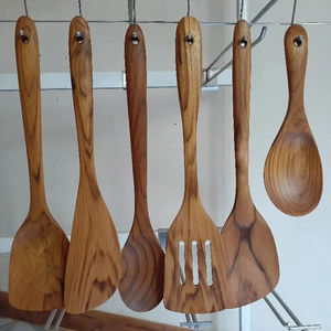 Spatule en bois de teck de taille moyenne, ustensile de cuisine 100% écologique, la plus durable, légère, sans danger pour les aliments, fabriquée en Thaïlande - Product Image 1