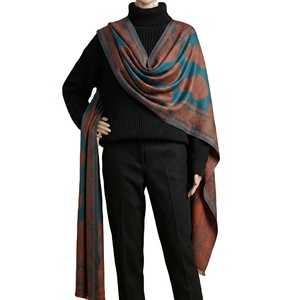 Chal de Viscosa con Sensación de Cachemira para Mujer, Diseño Geométrico de Doble Cara, Bloques de Color, Transpirable, 110 cm, para Uso Diario en Invierno, OEM, Venta al Por Mayor - Product Image 1