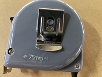 Ruban à mesurer professionnel de 8 m avec lame en acier, retour automatique et verrouillage par bouton-poussoir, boîtier en plastique, haute visibilité, mesure métrique