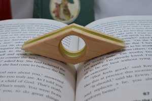 Soporte para Libros de Madera y Resina Hecho a Mano de Primera Calidad, Forma Irregular, Decoración Pulida para Mesa, Adorno para el Hogar - Product Image 3