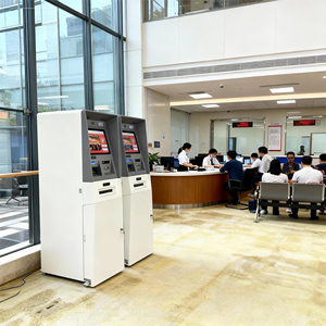Cajero automático Seguridad de grado bancario Soporte multilingüe Disponibilidad OEM para retiro de efectivo - Product Image 1